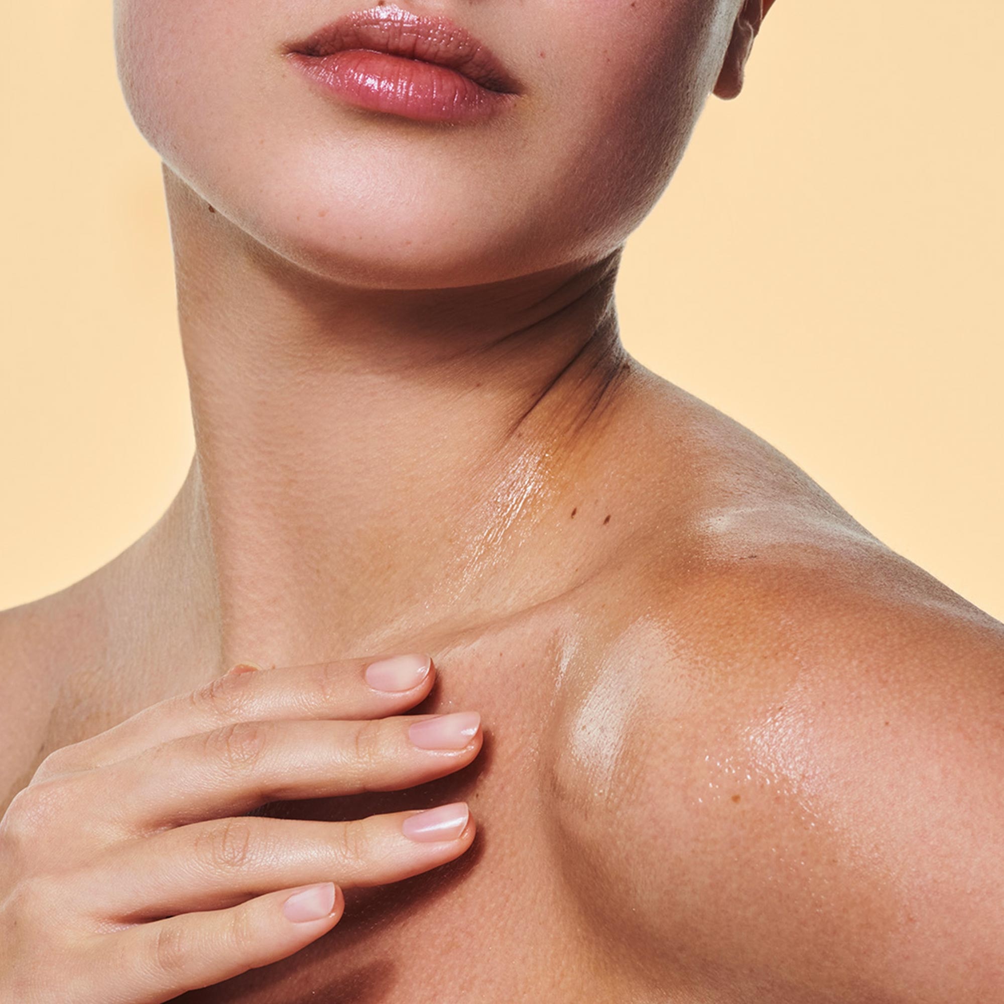 Huile solaire embellissante haute protection corps spf30