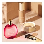  Clarins EVER MATTE LOOSE POWDER Poudre libre matifiante infusée au lait de pêcher  4 of 4 Poudre libre matifiante infusée au lait de pêcher