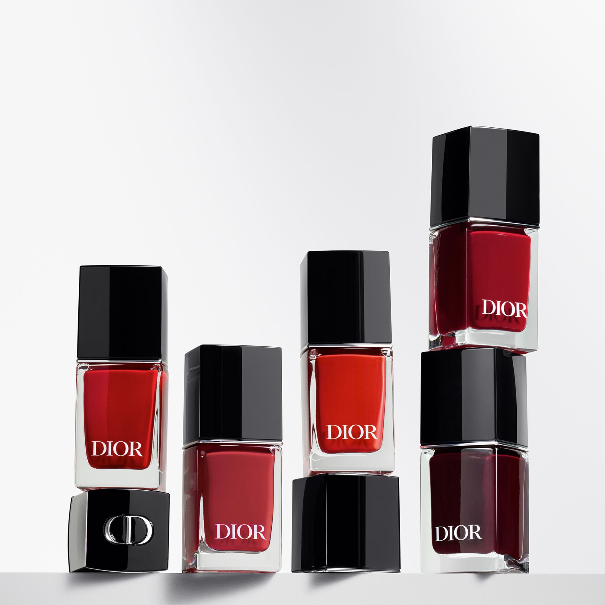  DIOR DIOR VERNIS Vernis à ongles effet gel et couleur couture  1 of 4 