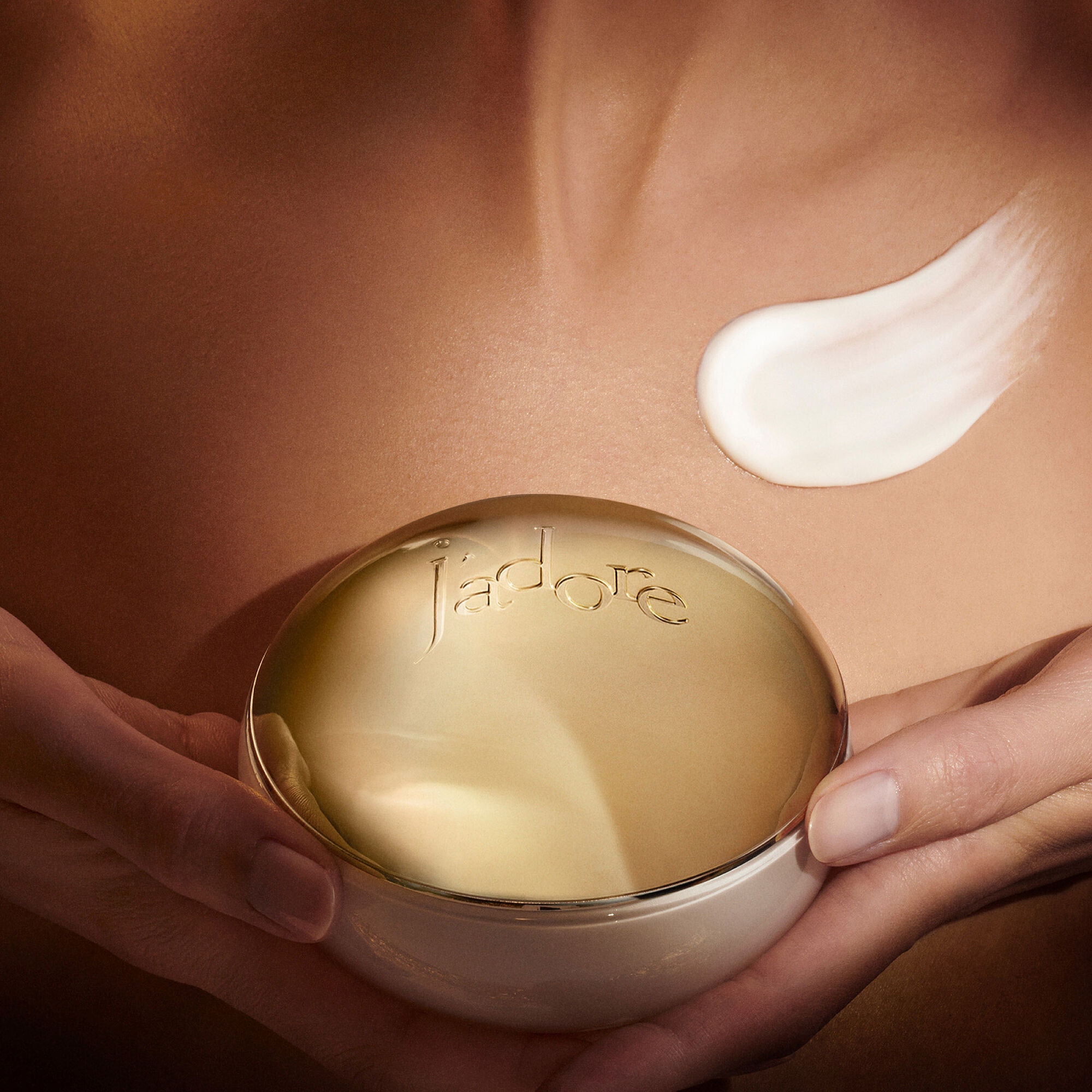 Crème parfumée pour le corps