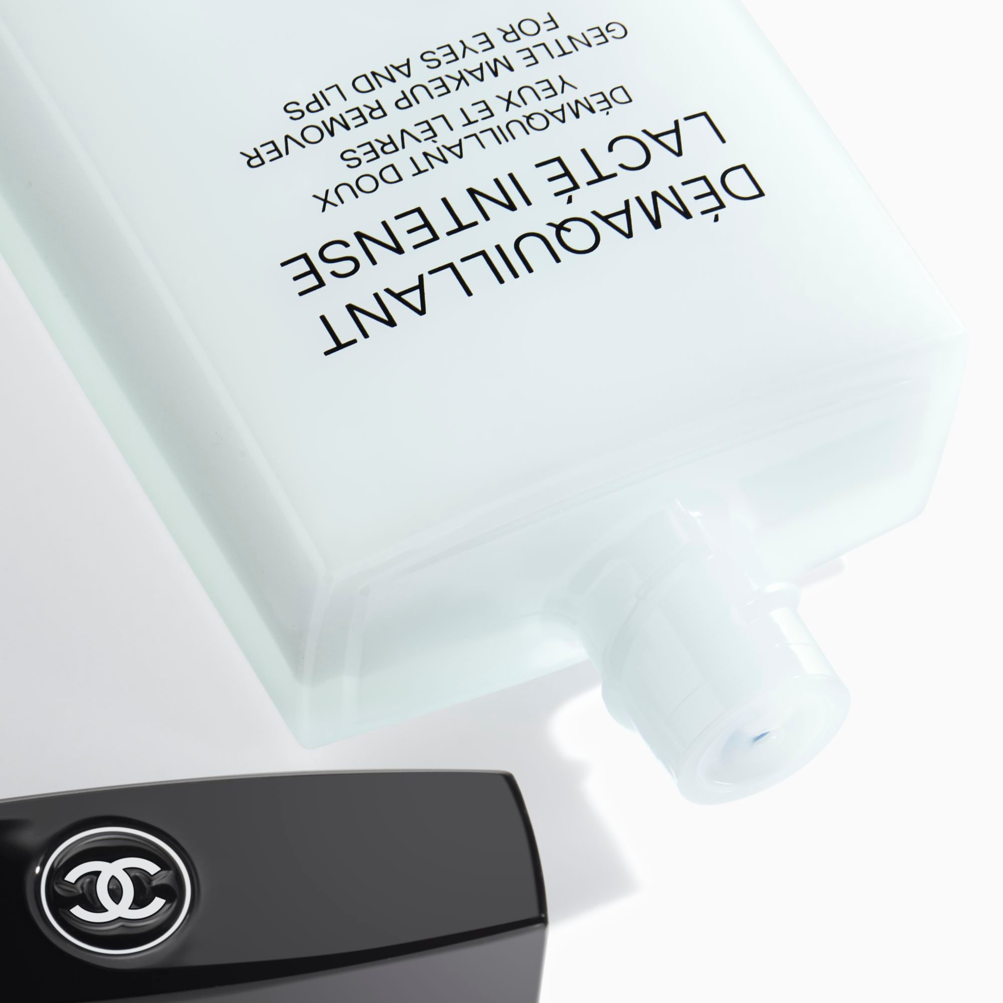 100ml CHANEL DÉMAQUILLANT LACTÉ INTENSE Démaquillant doux yeux et lèvres 1 of 4