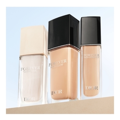  DIOR FOREVER VELVET VEIL Base de teint mate floutante - tenue & confort 24 h  1 of 4 