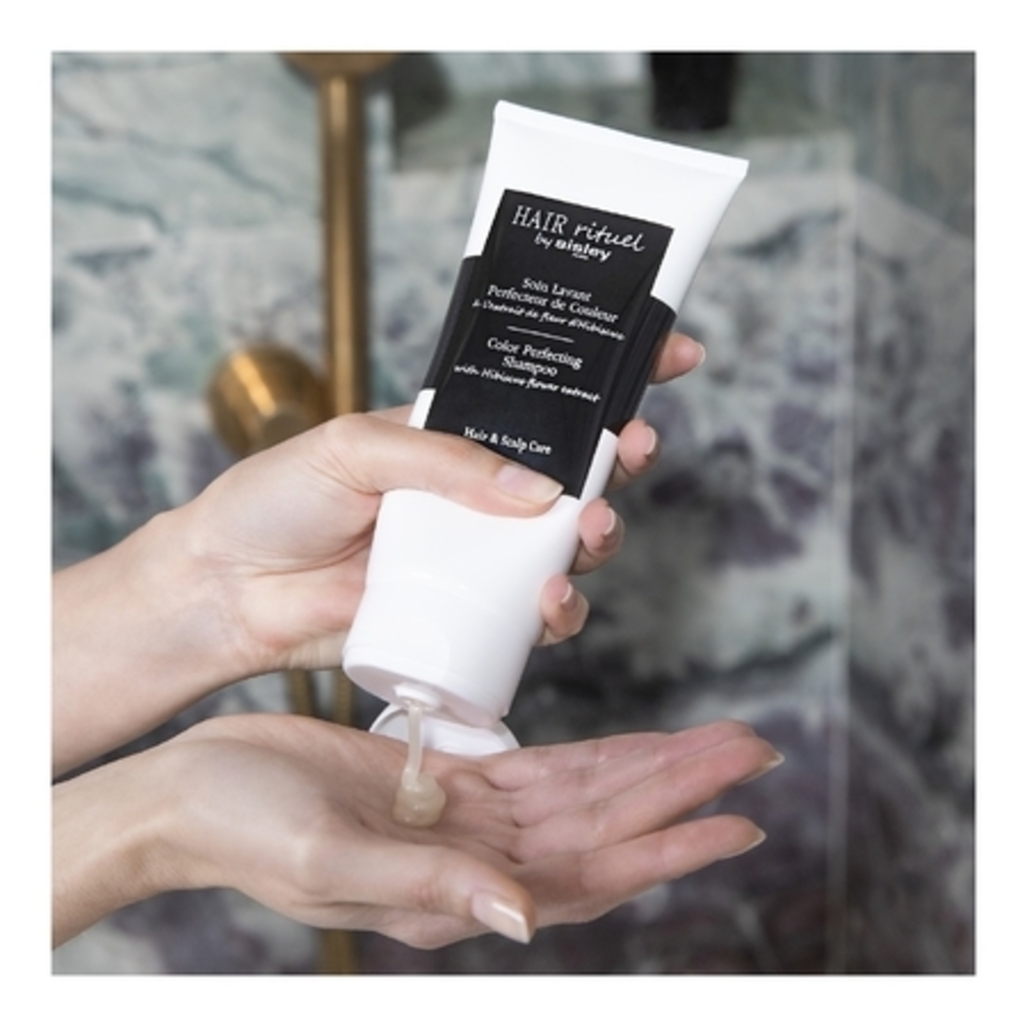 Soin lavant perfecteur de couleur à l'extrait de fleur d'hibiscus