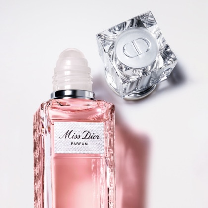 20ML DIOR MISS DIOR Parfum - roller-pearl - notes fleuries, fruitées & boisées  1 of 4 