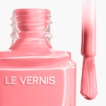  CHANEL LE VERNIS Couleur et brillance longue tenue  2 of 5 Couleur et brillance longue tenue