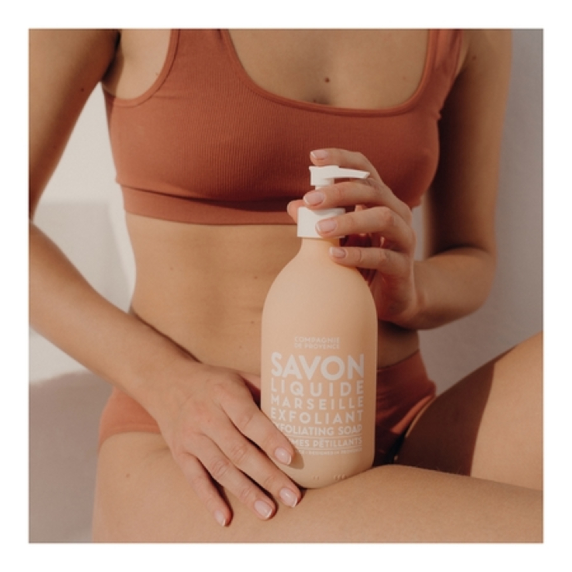 Savon liquide de Marseille exfoliant