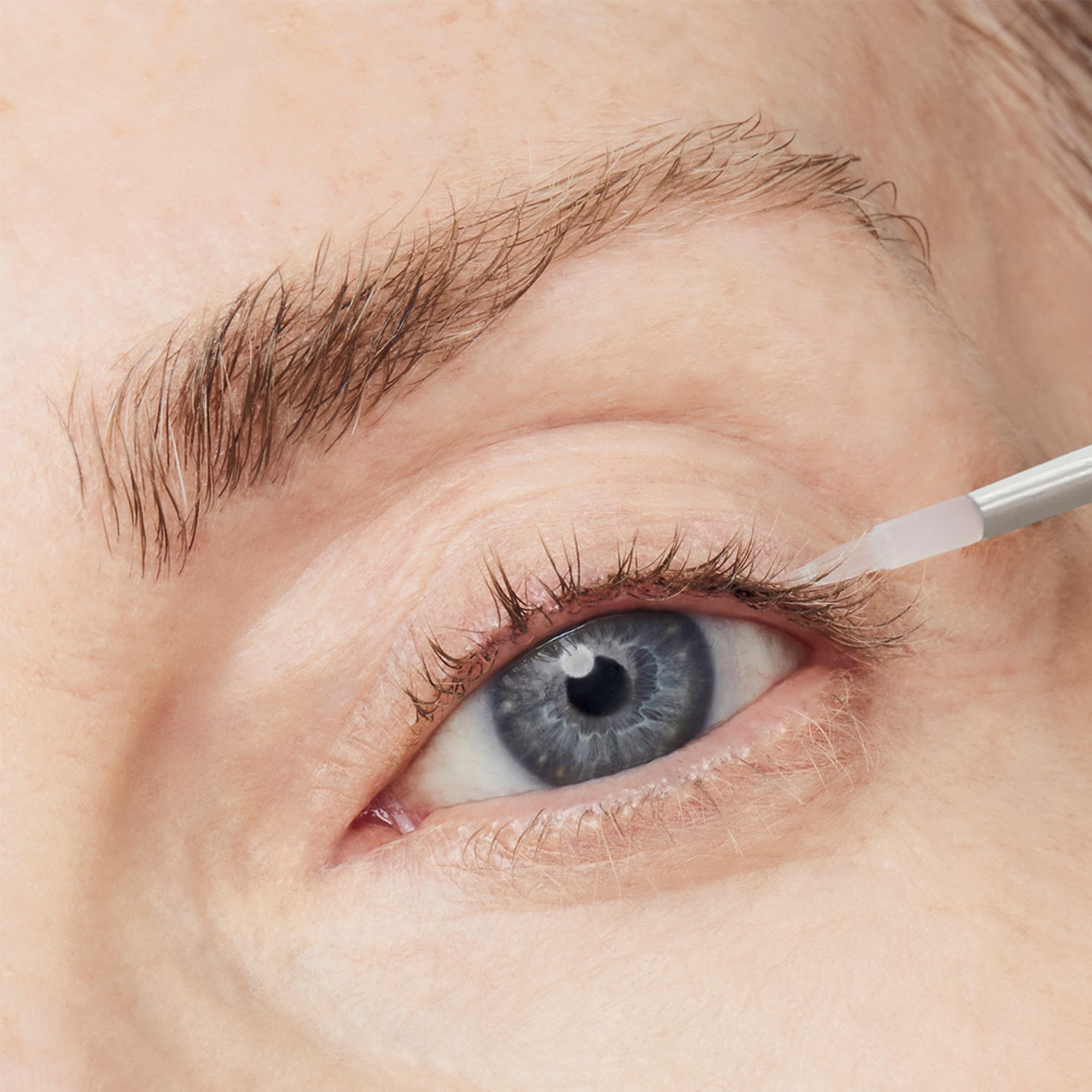 Sérum revitalisant de nuit cils et sourcils