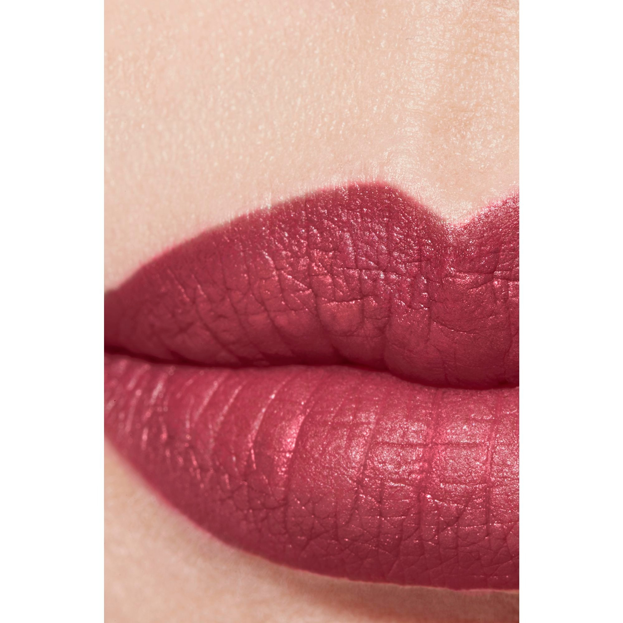  CHANEL ROUGE ALLURE VELVET Le rouge velours lumineux  1 of 4 