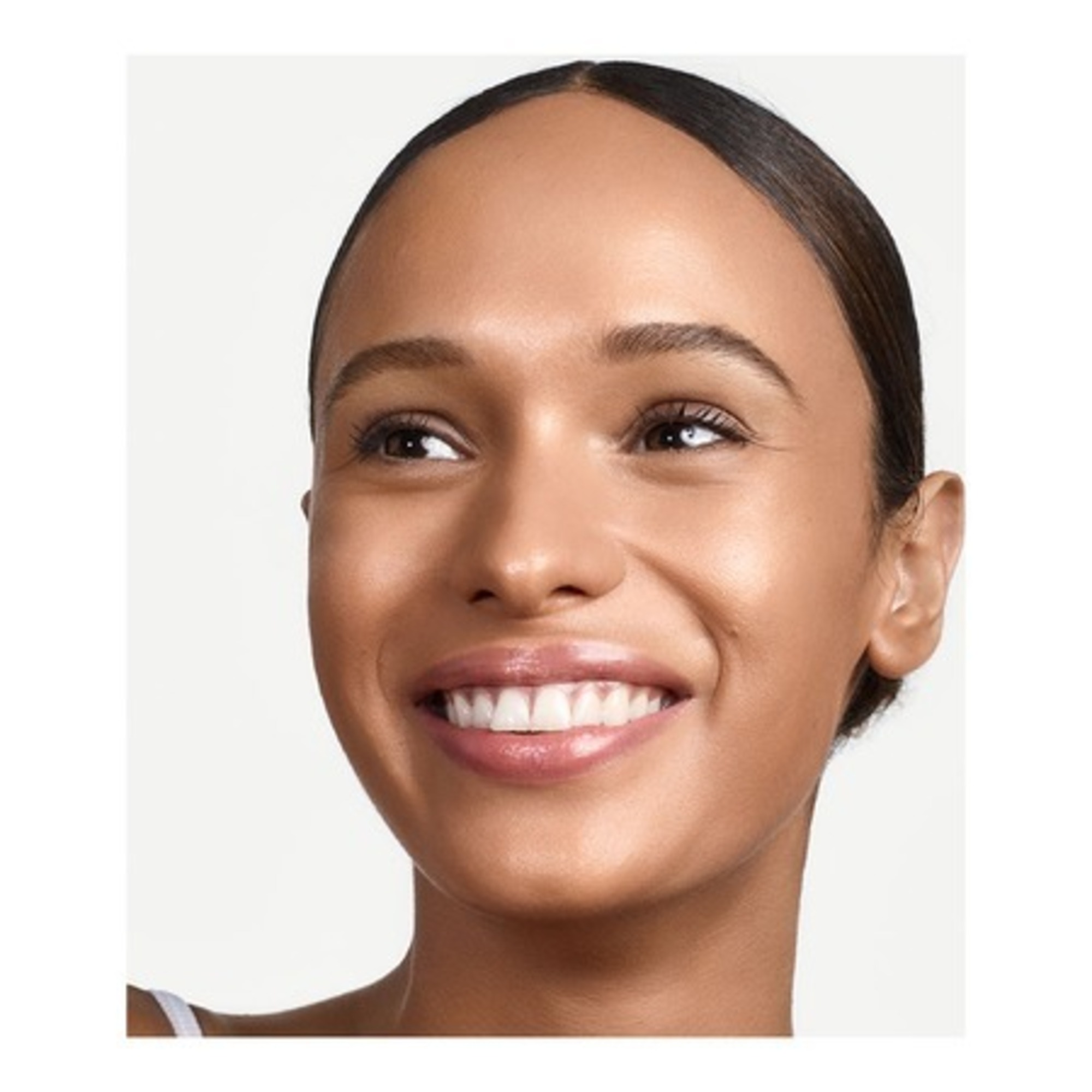  Clinique EVEN BETTER™ Even Better™ Fond de Teint Eclat Correction Teint SPF 15  1 of 3 