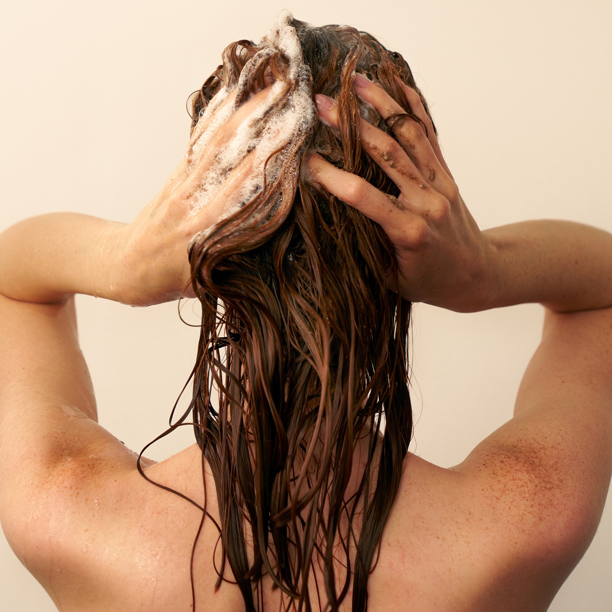 Pâte lavante volumisante aux extraits de rose