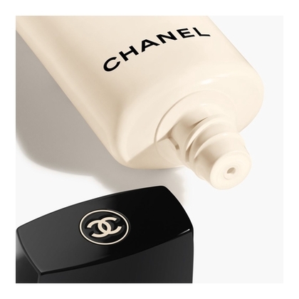  CHANEL LES BEIGES Base belle mine d'hiver  1 of 3 