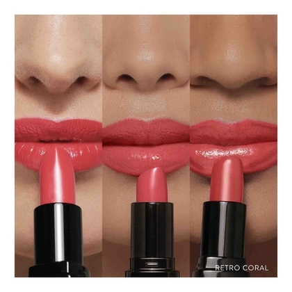  BOBBI BROWN LUXE LIP COLOR Rouge à lèvres brillant et nourrissant  1 of 4 