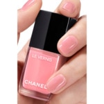  CHANEL LE VERNIS Couleur et brillance longue tenue  4 of 5 Couleur et brillance longue tenue