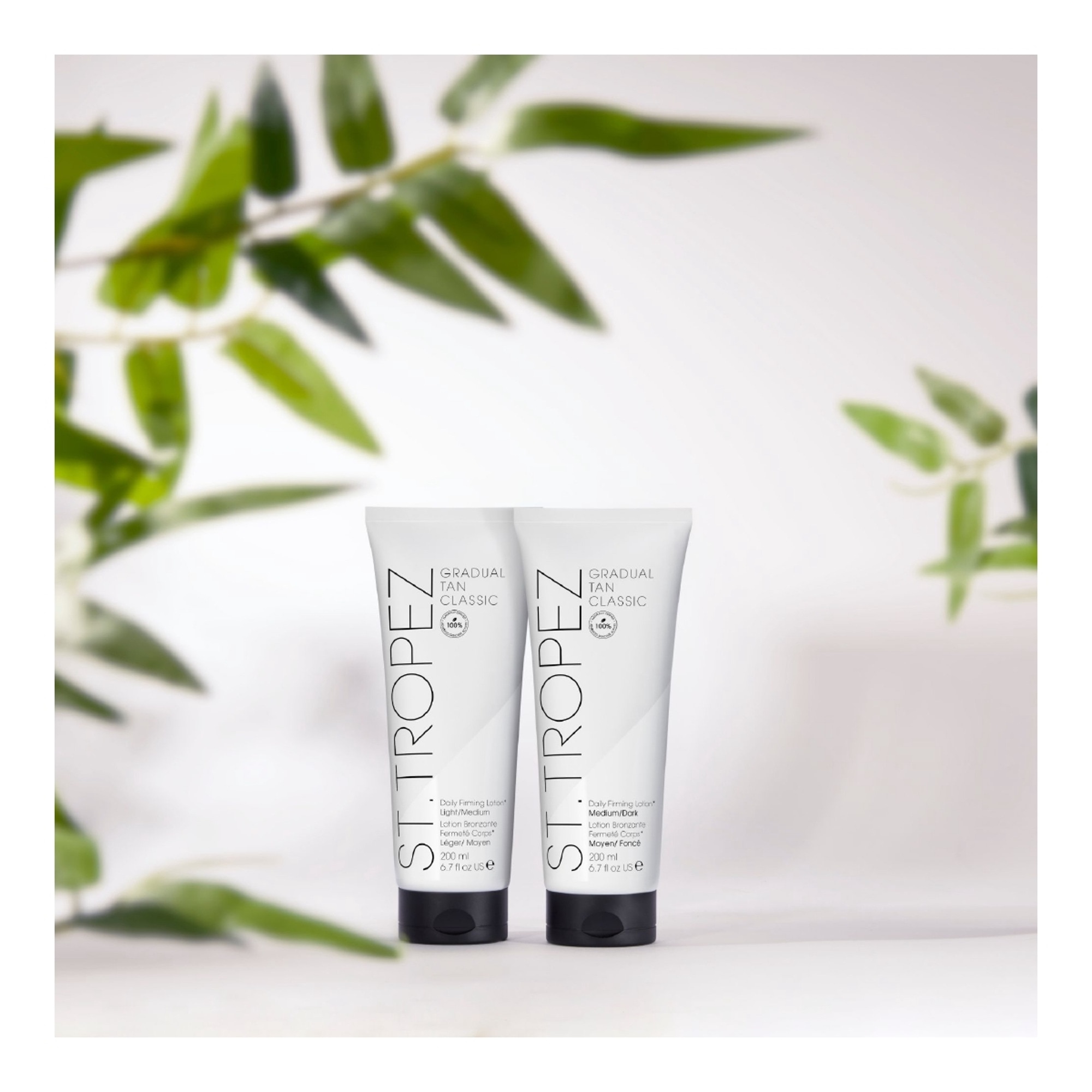 200mL ST TROPEZ GRADUAL TAN CLASSIC Lotion bronzante fermeté corps - moyen/foncé 1 of 3