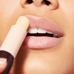 4G Nuxe REVE DE MIEL Stick lèvre hydratant  3 of 4 Stick lèvre hydratant