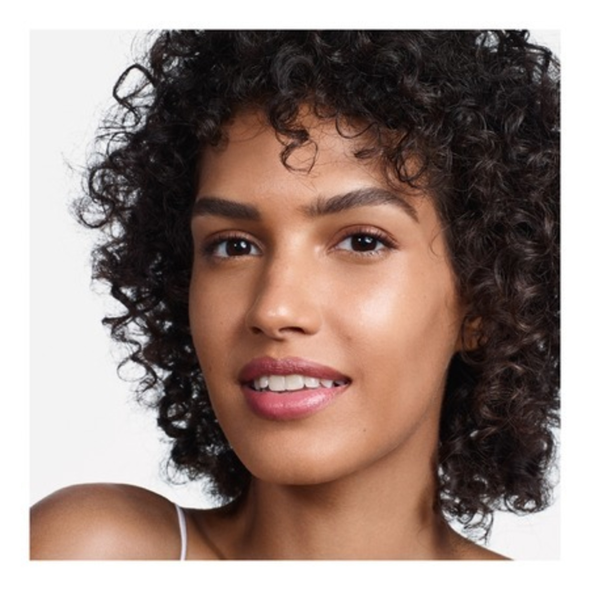  Clinique EVEN BETTER™ Even Better™ Fond de Teint Eclat Correction Teint SPF 15  1 of 3 