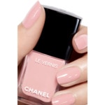 CHANEL LE VERNIS Couleur et brillance longue tenue - édition limitée 4 of 4 Couleur et brillance longue tenue - édition limitée