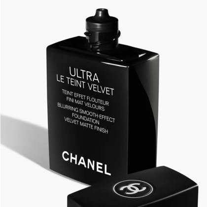  CHANEL ULTRA LE TEINT VELVET Teint effet flouteur fini mat velours  1 of 4 