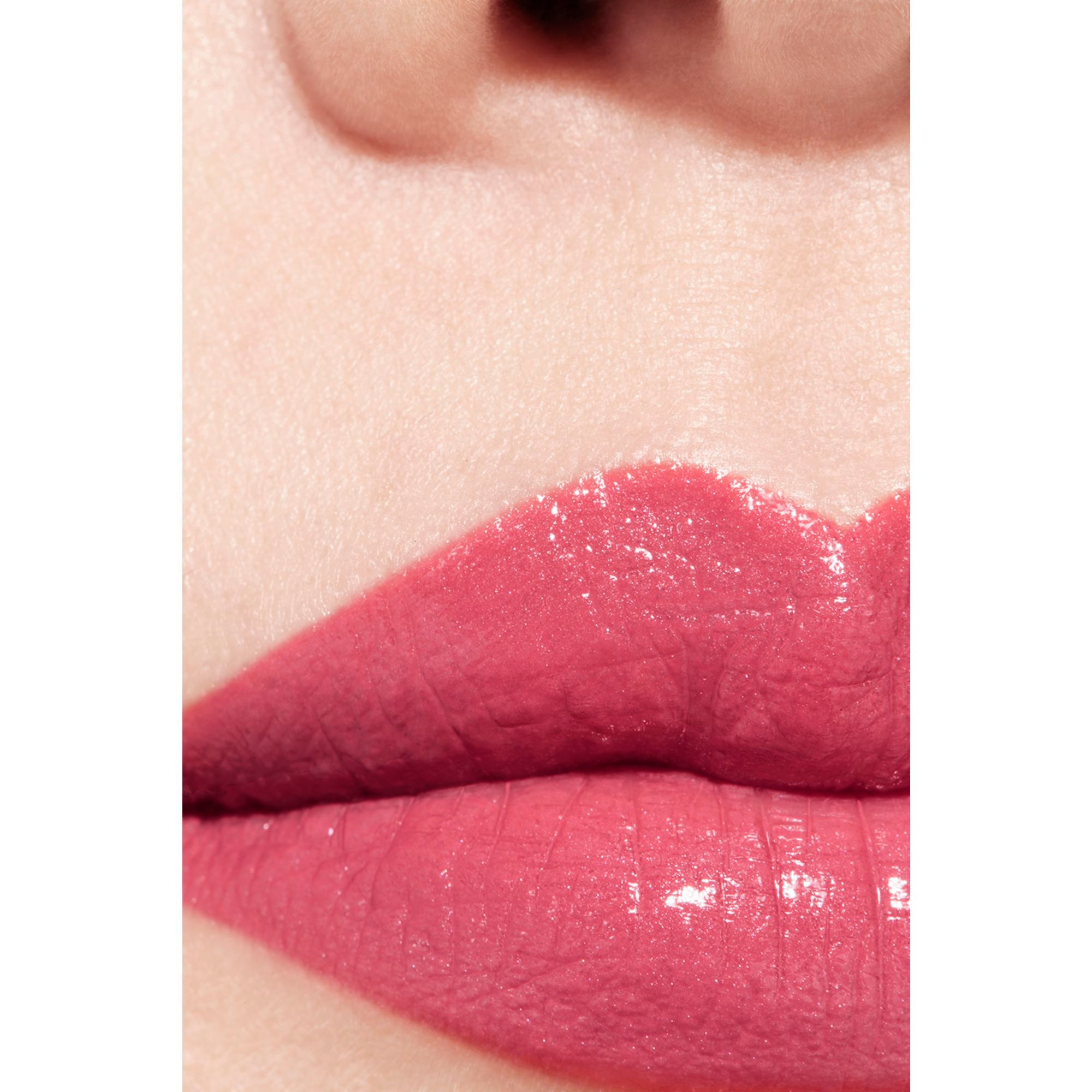 Le rouge satiné soin hydratant et lissant longue tenue