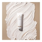 90ml CLÉ DE PEAU BEAUTÉ LES NETTOYANTS Gommage affinant à l'argile  4 of 4 Gommage affinant à l'argile