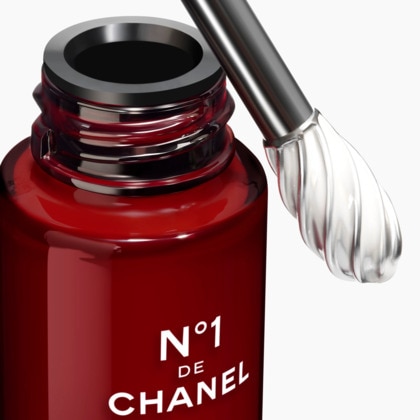 15ML CHANEL N°1 DE CHANEL Sérum yeux revitalisant  1 of 4 