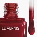 CHANEL LE VERNIS Couleur et brillance longue tenue 2 of 5 Couleur et brillance longue tenue