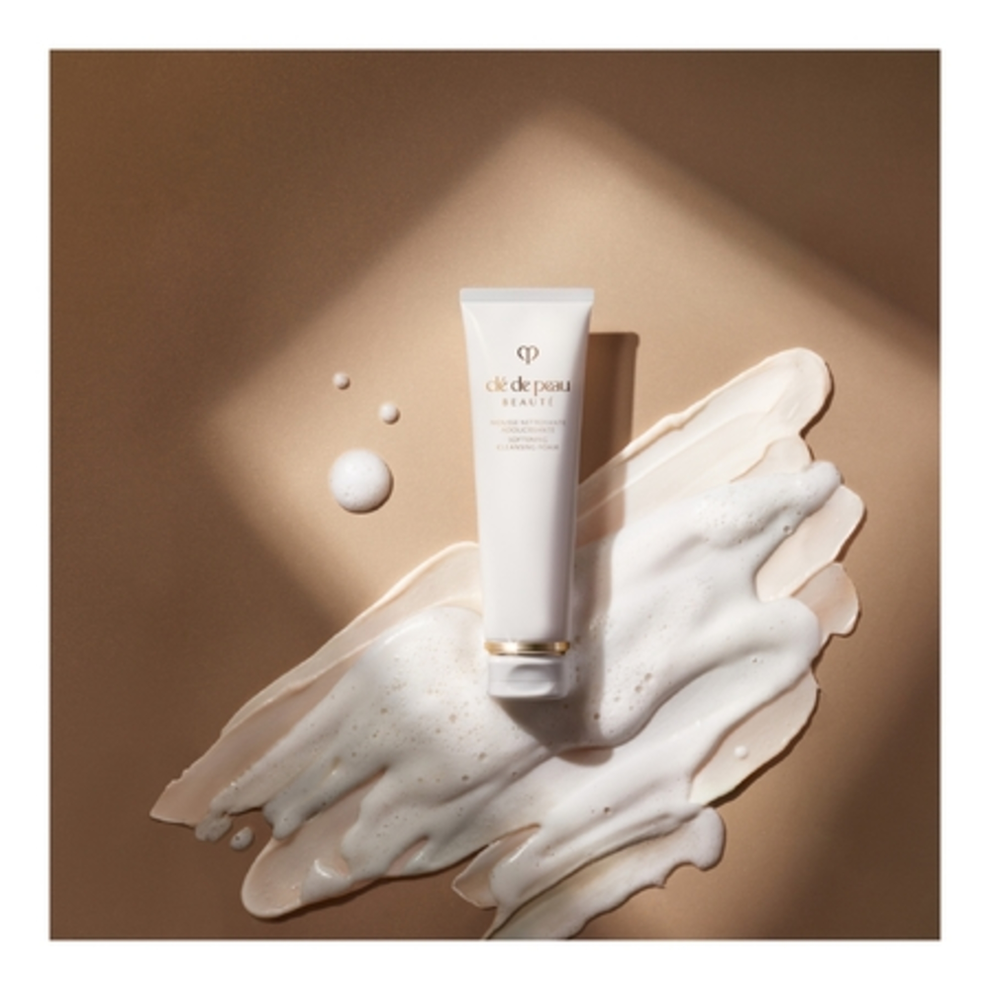 Mousse nettoyante adoucissante