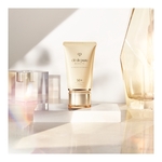 50ML CLÉ DE PEAU BEAUTÉ SOINS SOLAIRES Crème protectrice UV SPF50+  3 of 4 Crème protectrice UV SPF50+