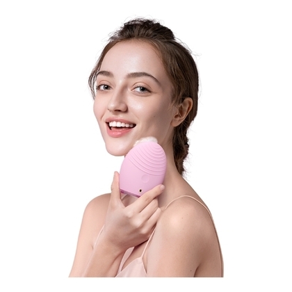  FOREO LUNA Appareil nettoyant et massant anti-âge à pulsations soniques LUNA ™ 3 pour peaux Normales  1 of 4 