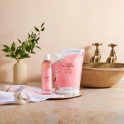 526G SKIN.SYSTÈME BATH&BODY Gel douche hydratant fleurs de cerisier & fleur de coton - recharge  1 of 3 