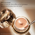 CLÉ DE PEAU BEAUTÉ TEINT Le fond de teint spf25 4 of 5 Le fond de teint spf25