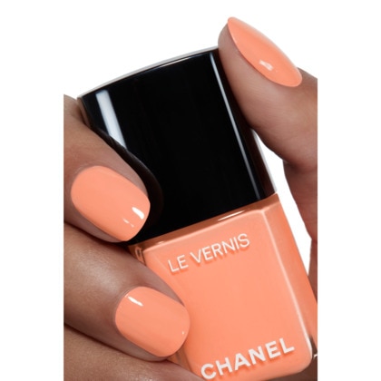  CHANEL LE VERNIS Couleur et brillance longue tenue  1 of 4 