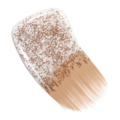 CHANEL LES BEIGES EAU DE TEINT EAU DE TEINT FRAÎCHE AUX MICROBULLES DE PIGMENTS. EFFET PEAU NUE. BELLE MINE NATURELLE ET LUMINEUSE