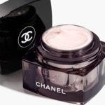 50ML CHANEL LE LIFT Crème rides fermeté & contours - rechargeable 2 of 6 Crème rides fermeté & contours - rechargeable