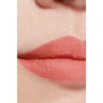 CHANEL ROUGE ALLURE LIQUID VELVET Le rouge liquide mat intense ultra tenue 3 of 4 Le rouge liquide mat intense ultra tenue