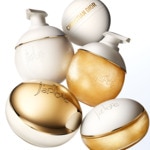 200ML DIOR J'ADORE LES ADORABLES Huile scintillante - huile pour le corps scintillante  4 of 4 Huile scintillante - huile pour le corps scintillante