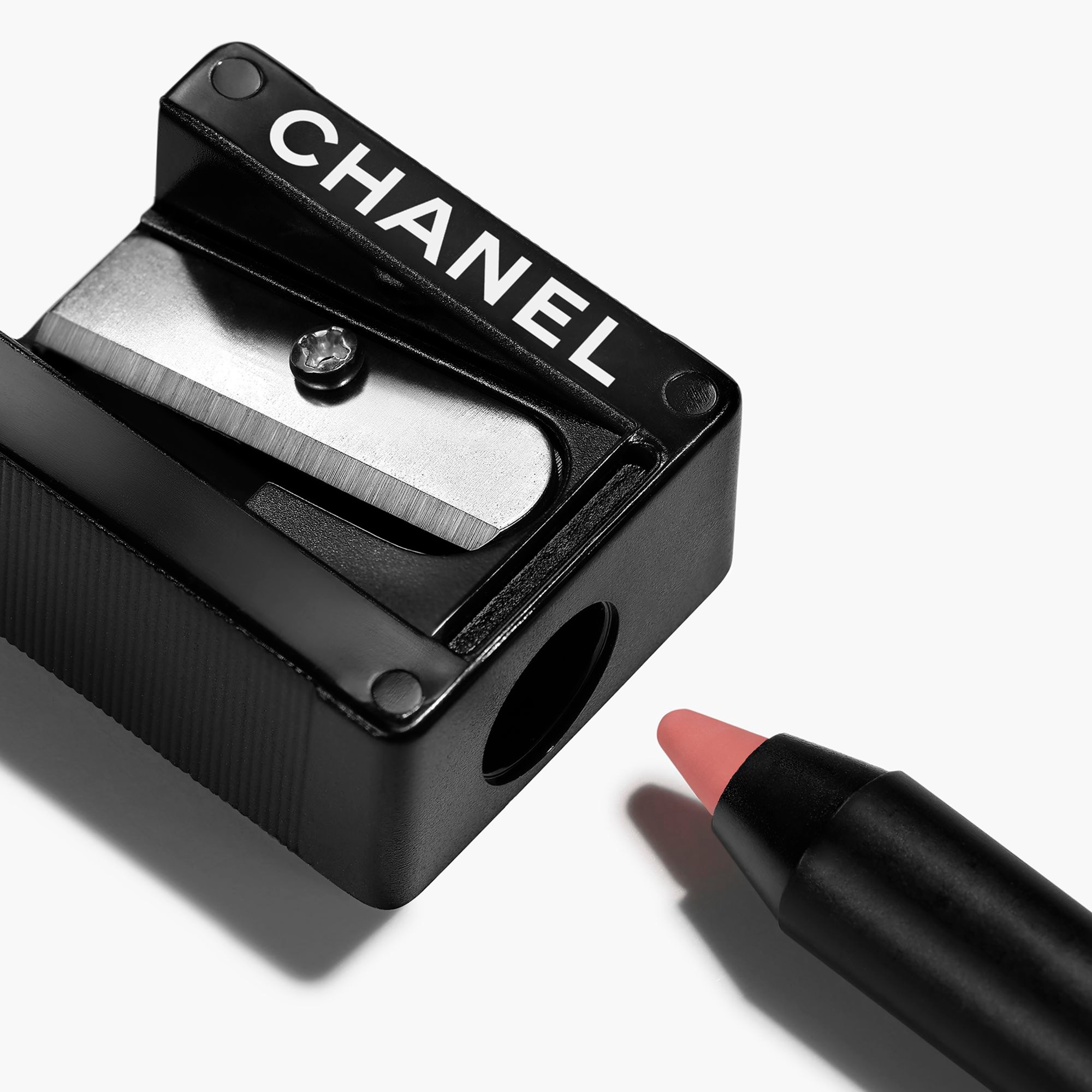  CHANEL LE CRAYON LÈVRES Crayon à lèvres  1 of 4 