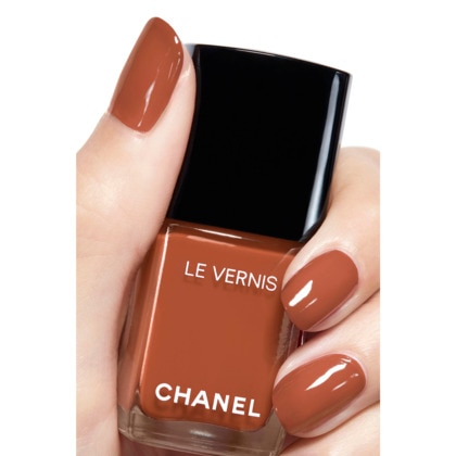  CHANEL LE VERNIS Couleur et brillance longue tenue  1 of 4 