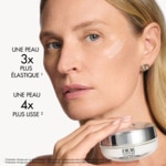 50ML DIOR DIOR CAPTURE Recharge - crème fine - visage et cou, correction anti-âge, rides et fermeté 4 of 4 Recharge - crème fine - visage et cou, correction anti-âge, rides et fermeté