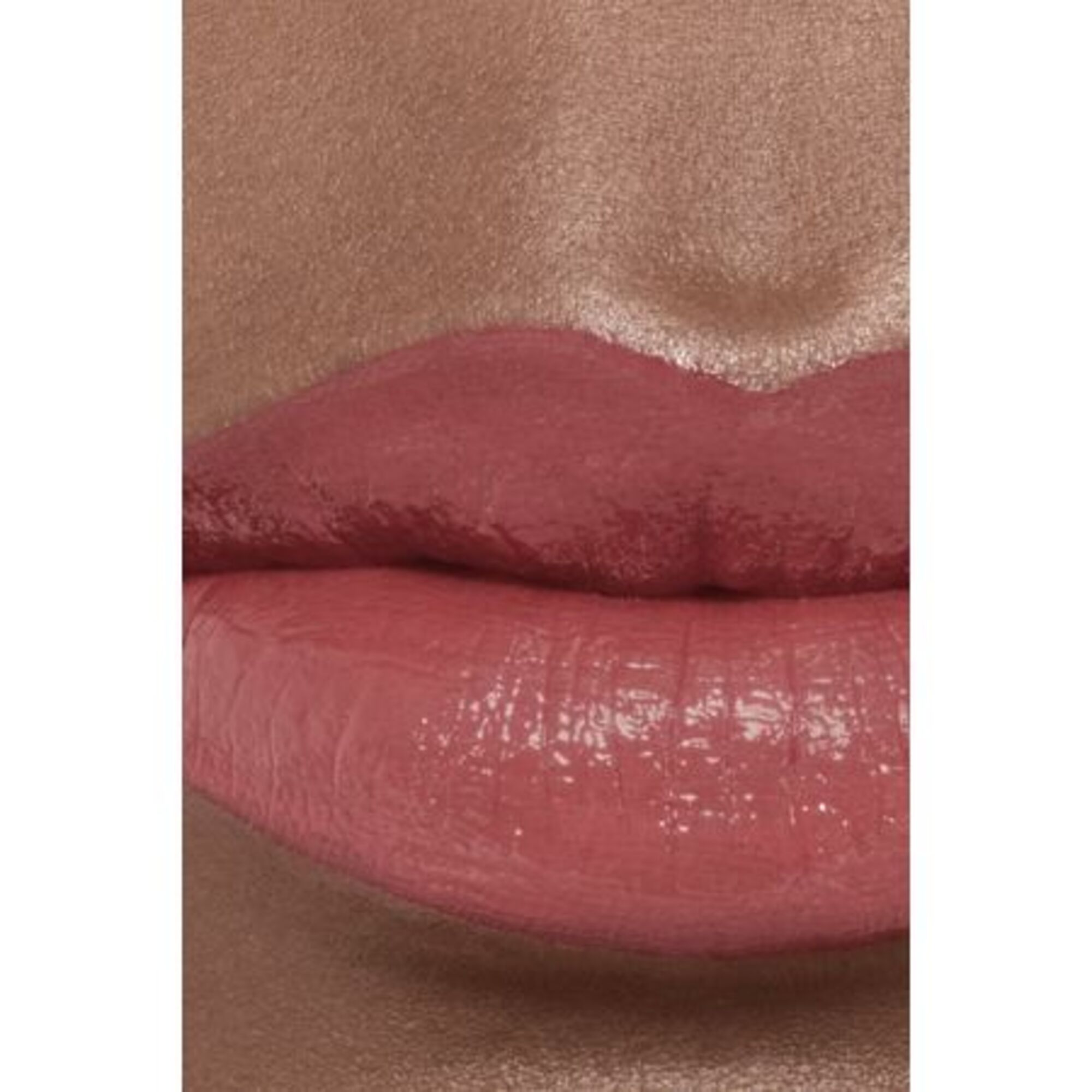 Le rouge à lèvres hydratant et repulpant longue tenue, couleur et brillance intenses