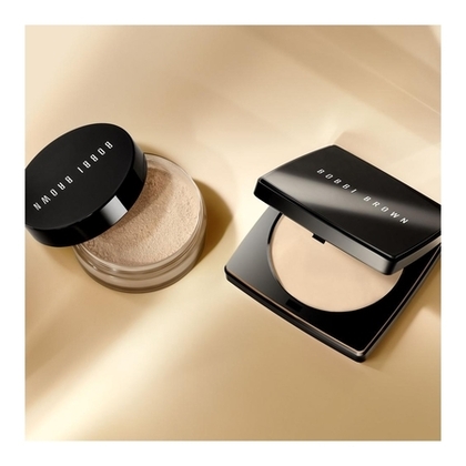  BOBBI BROWN SHEER FINISH PRESSED POWDER Poudre transparente est 100 % non grasse  1 of 4 