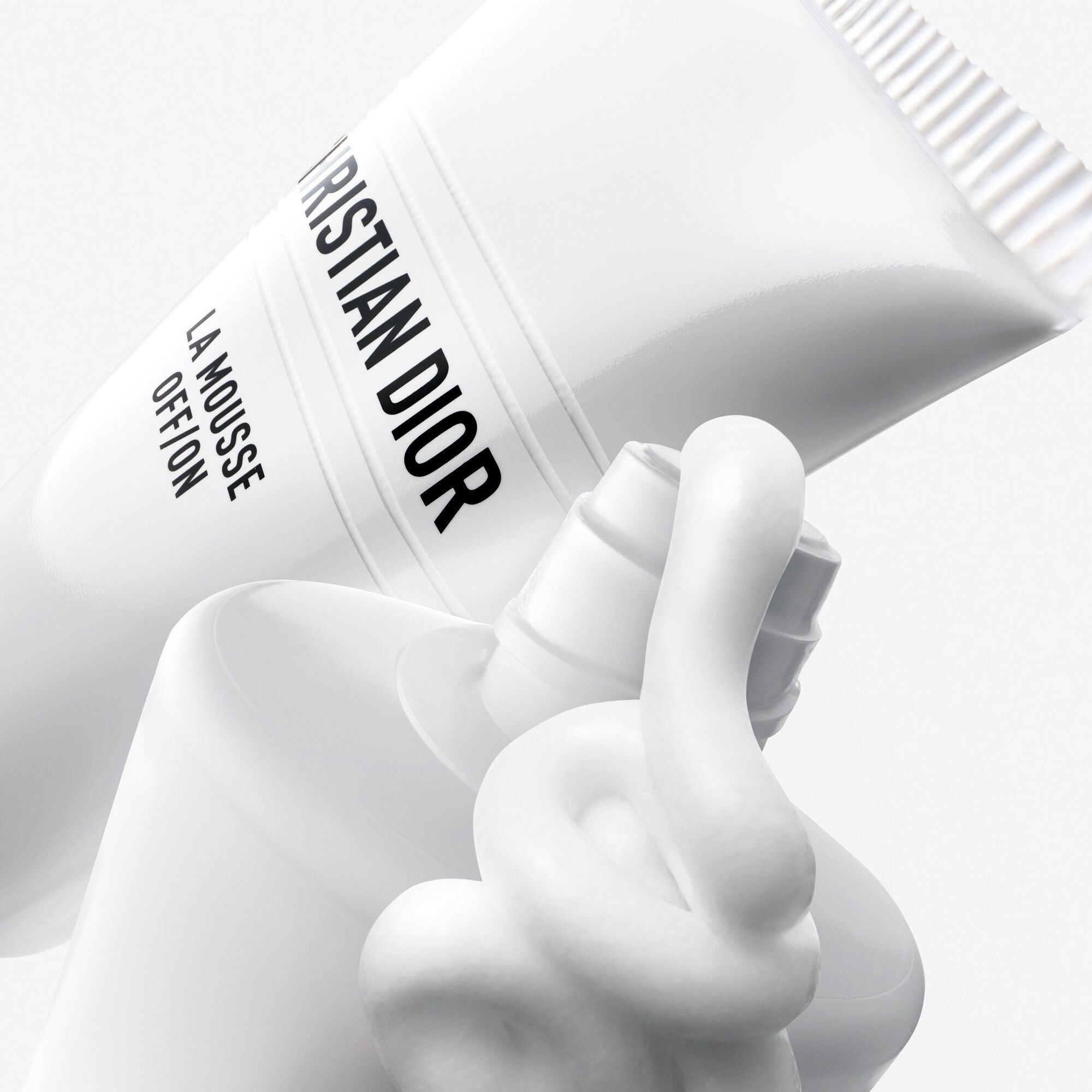 150ML DIOR SKIN ESSENTIALS La mousse off/on mousse nettoyante et purifiante  1 of 4 