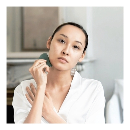 Le jade gua sha