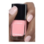  CHANEL LE VERNIS Couleur et brillance longue tenue  3 of 4 Couleur et brillance longue tenue