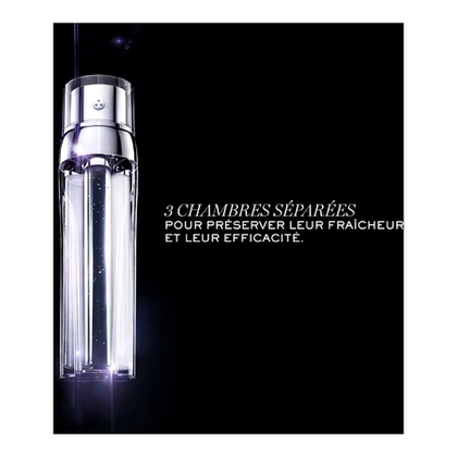 Sérum anti-âge à l'acide hyaluronique, la vitamine c+ niacinamide & l'acide férulique
