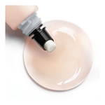 11ML CHANEL L'HUILE CAMÉLIA L'huile hydratante et fortifiante  3 of 4 L'huile hydratante et fortifiante