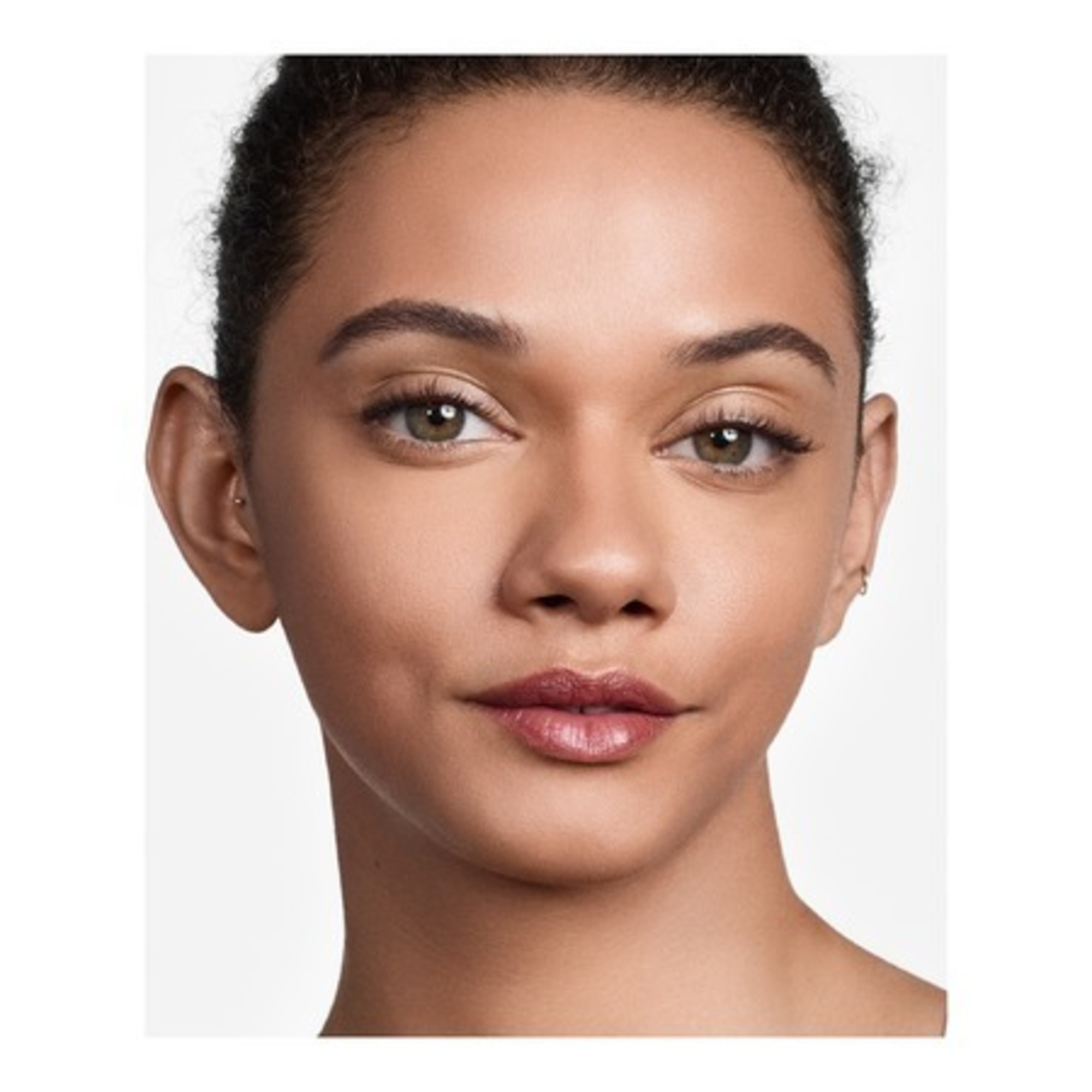  Clinique EVEN BETTER™ Fond de Teint Éclat Correction Teint SPF 15  1 of 3 