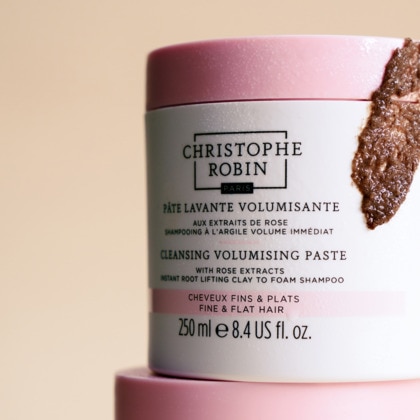 Pâte lavante volumisante aux extraits de rose