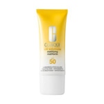 40mL Clinique UV SOLUTIONS? Lotion solaire matifiante spf50  1 of 4 Lotion solaire matifiante spf50