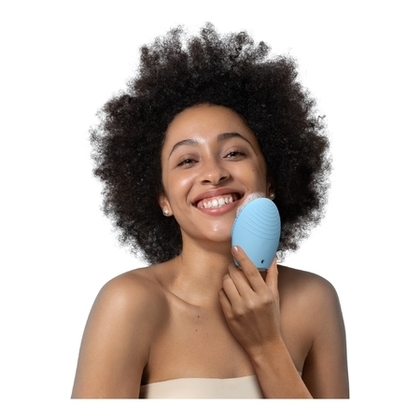  FOREO LUNA Appareil nettoyant et massant anti-âge à pulsations soniques LUNA ™ 3 pour peaux Mixtes  1 of 4 